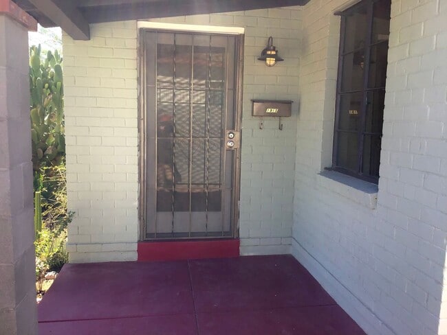 Building Photo - Modern, beautiful 3Bdrm, 2ba unfurnished i...