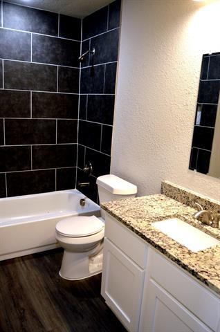 Building Photo - 2216 Sayle St