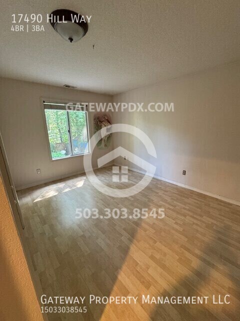 Building Photo - 17490 Hill Way