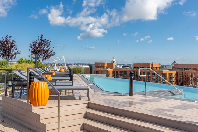 Building Photo - 949 1st St SE