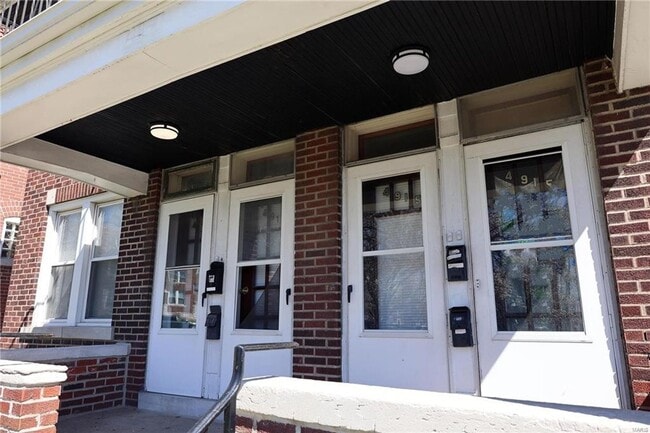 Building Photo - 4915/4917 Lindenwood Ave