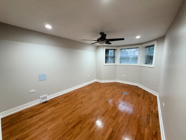 Building Photo - 2700 N Ridgeway Ave