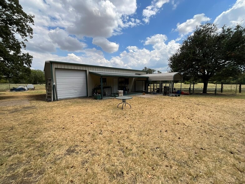 Building Photo - 711 VZ County Road 2411