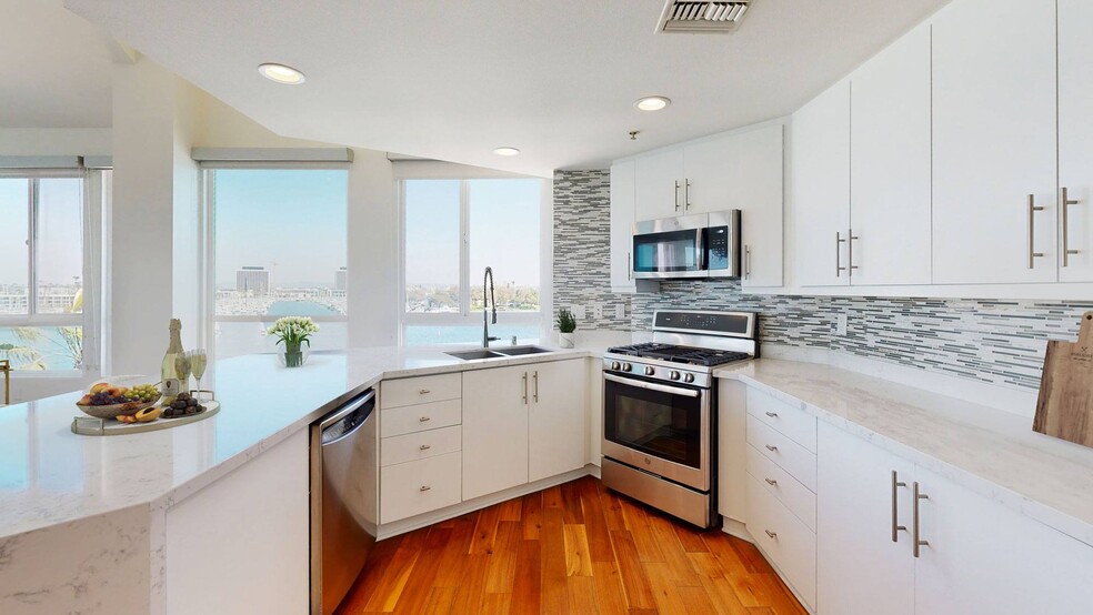 Kitchen in Esprit Apartment Homes - Esprit Marina del Rey