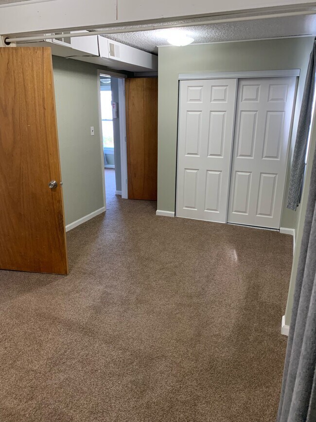 Also bedroom looking toward closet - 9356 Lamont St