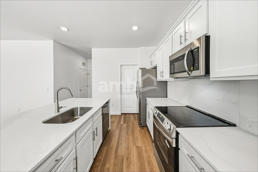 Building Photo - 12271 Thunder Creek Pky