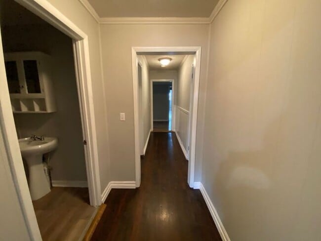 Building Photo - Amazing 4 BR Home for a Great Price!