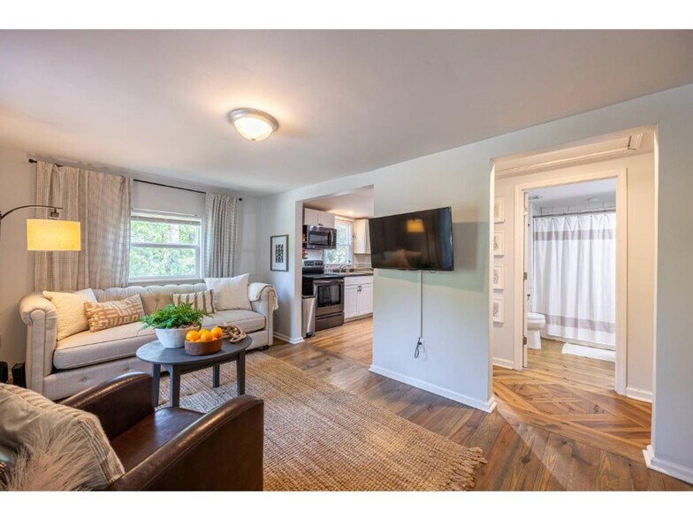 Primary Photo - 145 Griffeth St