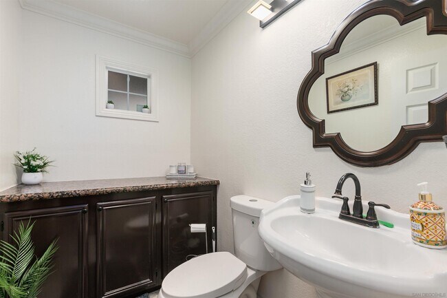 Building Photo - 10394 Valley Waters Dr