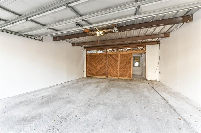 Building Photo - 1201 McDuffie St