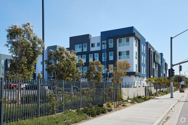 Building Photo - El Segundo Boulevard Apartments