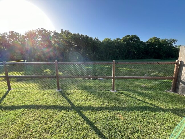 Building Photo - 1808 E. Van Buren PL.