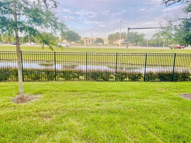 Building Photo - 1301 Flowing Tide Dr