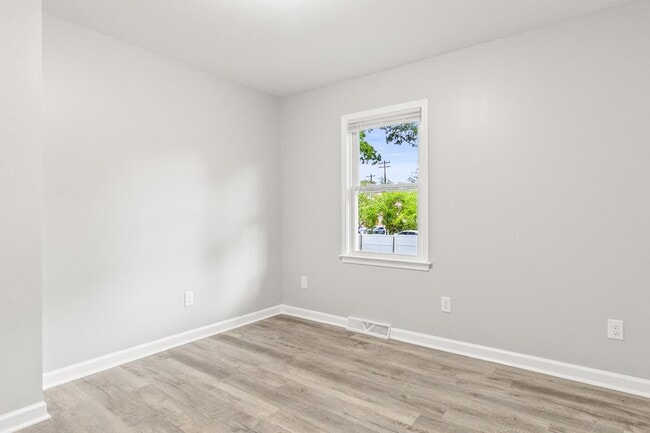 Building Photo - 407 Park Ave