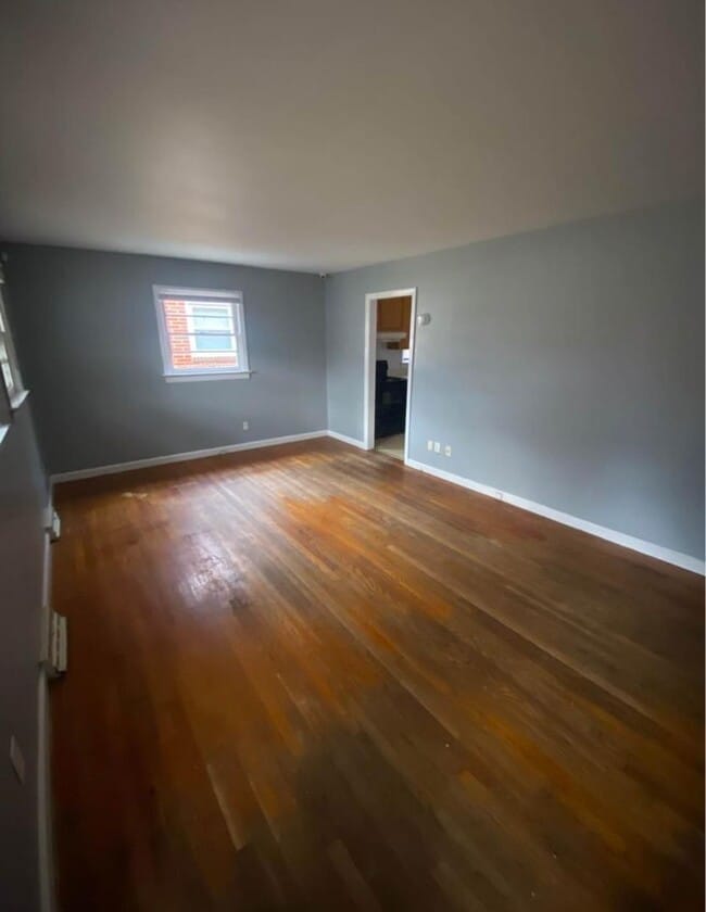 Building Photo - 3 bedroom house in Fulton Hill! Laundry, Central HVAC All electric, big fenced yard, hardwoods