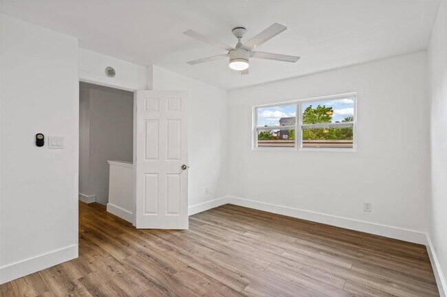 Building Photo - 6401 Chimney Creek Cir
