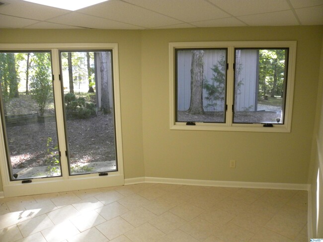 Building Photo - 3015 Old Railroad Bed Rd