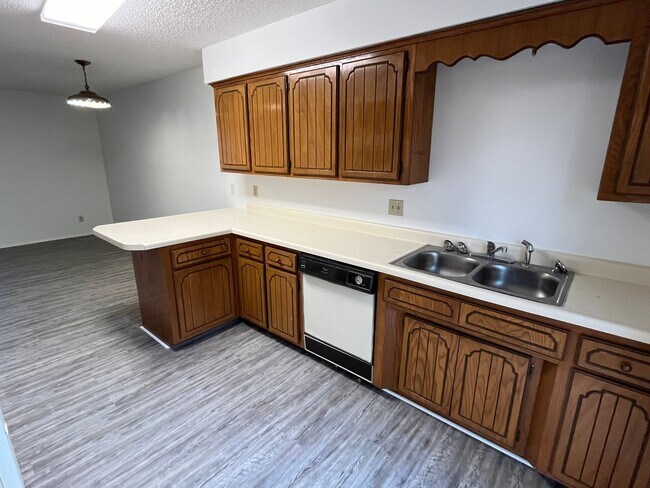 Building Photo - 92 N Josephine