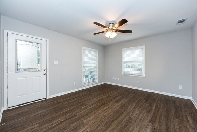 Building Photo - 3BD/1BA Ranch in Cabarrus Woods!