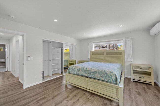 Building Photo - Newly Renovated Furnished 3BR/1BA Downstairs Unit with Pool Access in South Kihei