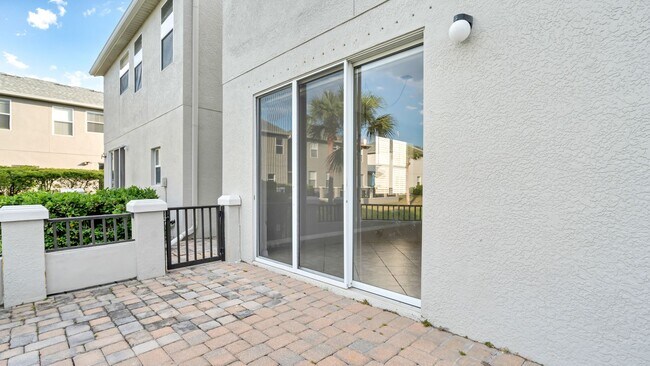 Building Photo - Gorgeous 3br/2.5ba/2 car garage Home in Ve...