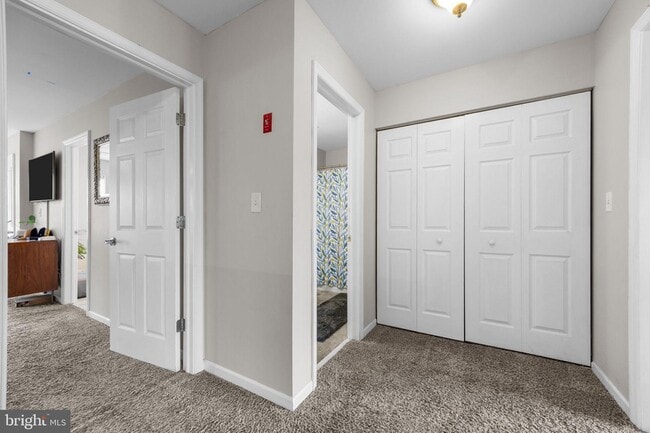 Building Photo - 3854 Ashland Dr