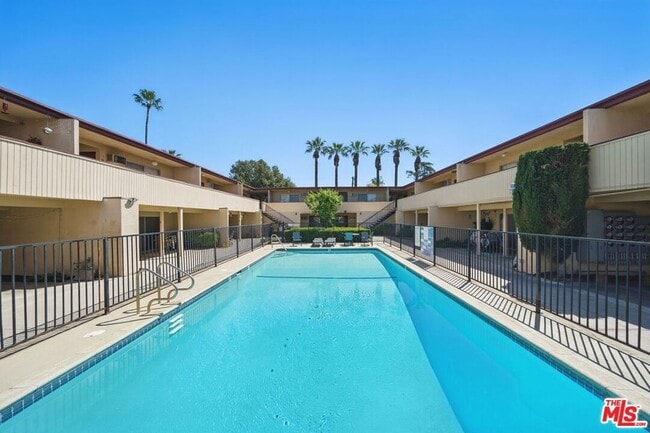 Building Photo - 1293 Garfield Ave