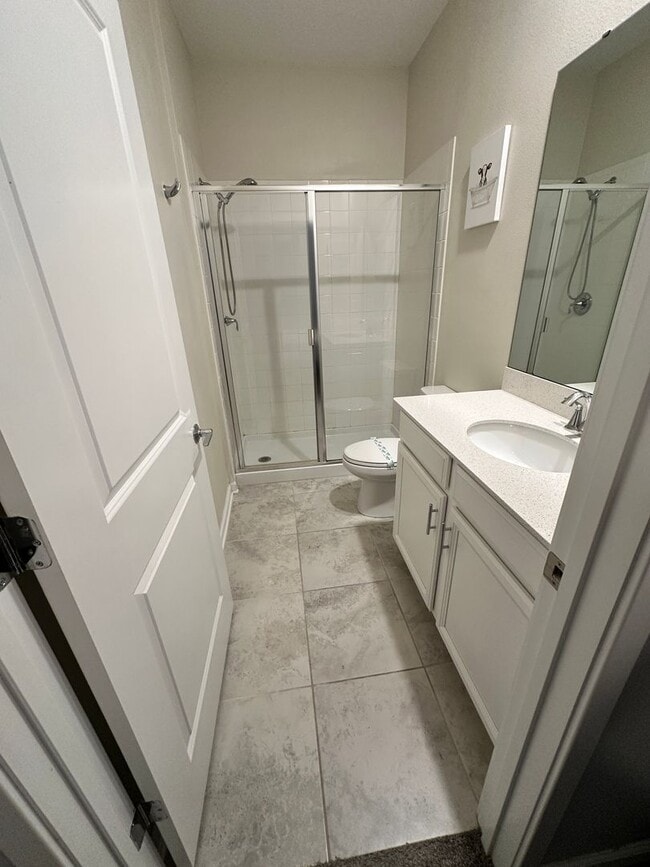 Building Photo - PENDING APPLICATION-Beautiful 1/1 In-Law S...
