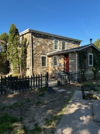 Building Photo - 743 Durham Rd
