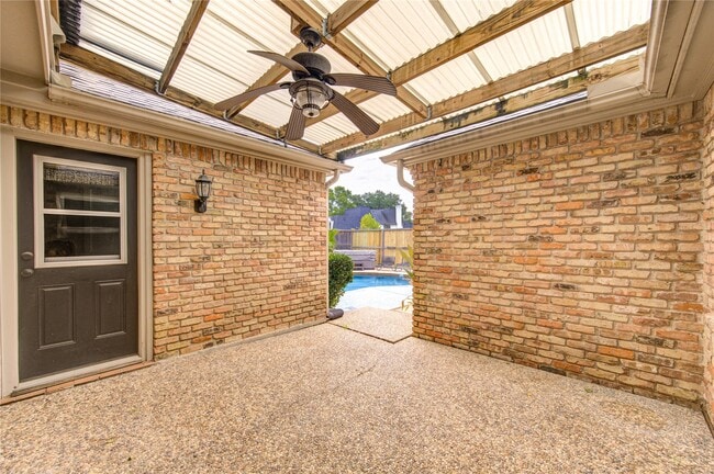 Building Photo - 15739 Fleetwood Oaks Dr