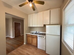 Building Photo - 468 N Herschel St