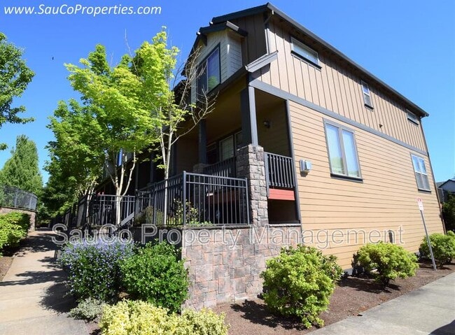 Building Photo - 1419 NE Lockheart Ln