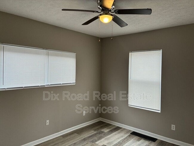 Building Photo - 715 Lorain Ave