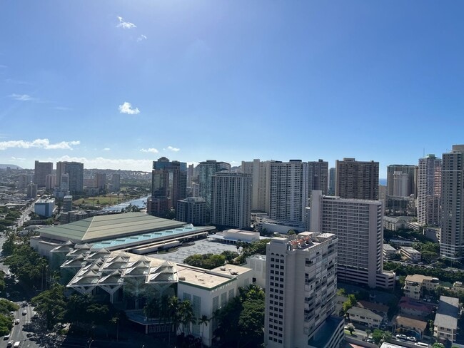 Building Photo - Kapiolani Residence Condo - 2 bedrooms, 2 ...