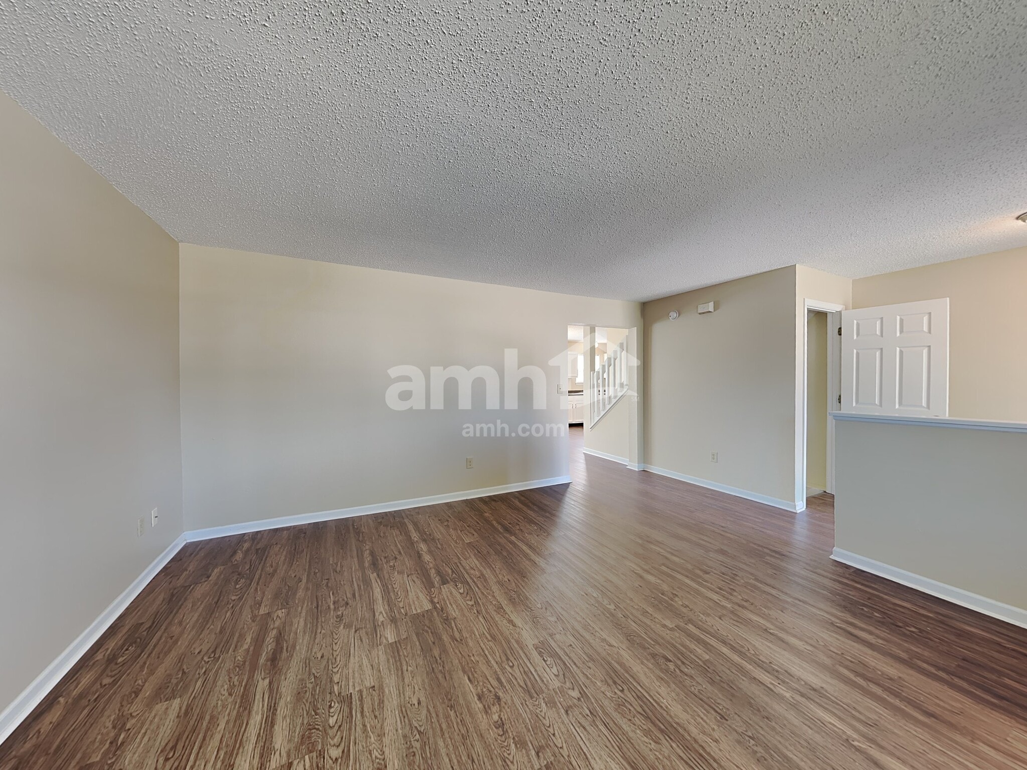 Building Photo - 143 E Pine Ridge Dr