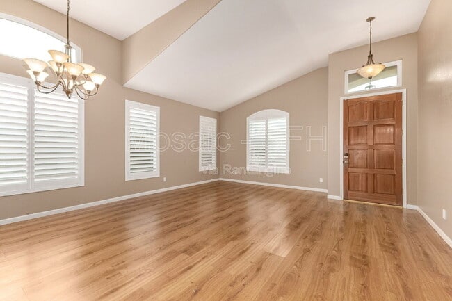 Building Photo - 2738 E Silverwood Dr