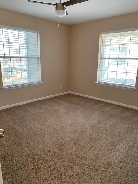 Building Photo - 5708 Chapman Mill Dr