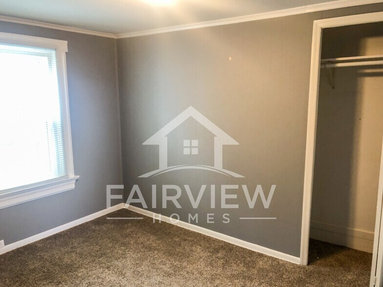 Bedroom 2 - 3520 Demott St