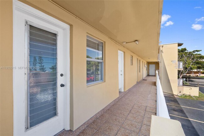 Building Photo - 1300 NE 191st St