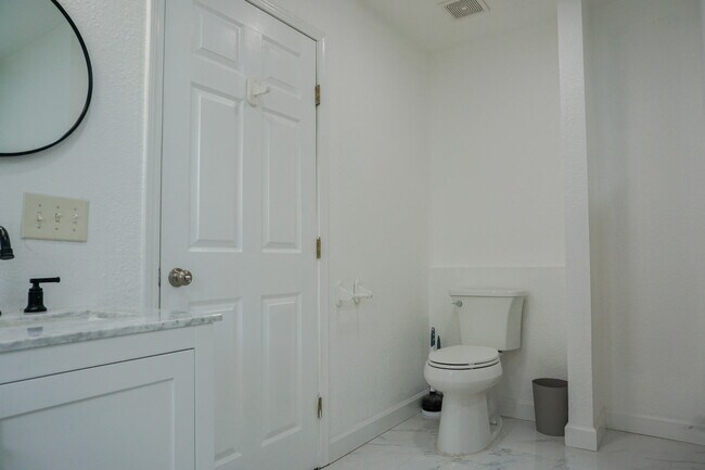 Building Photo - 233 Grand Prix Dr