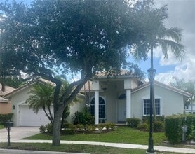 Building Photo - 3066 Lakewood Cir