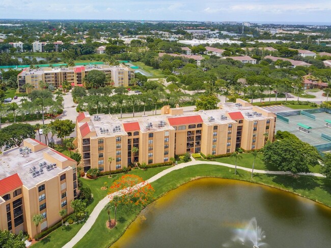 Building Photo - 500 Egret Cir