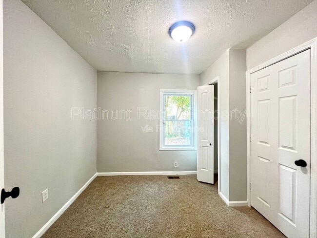 Building Photo - 440 Roy St SW