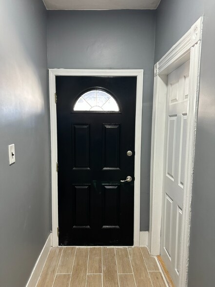 Building Photo - 20 Ashland Ave