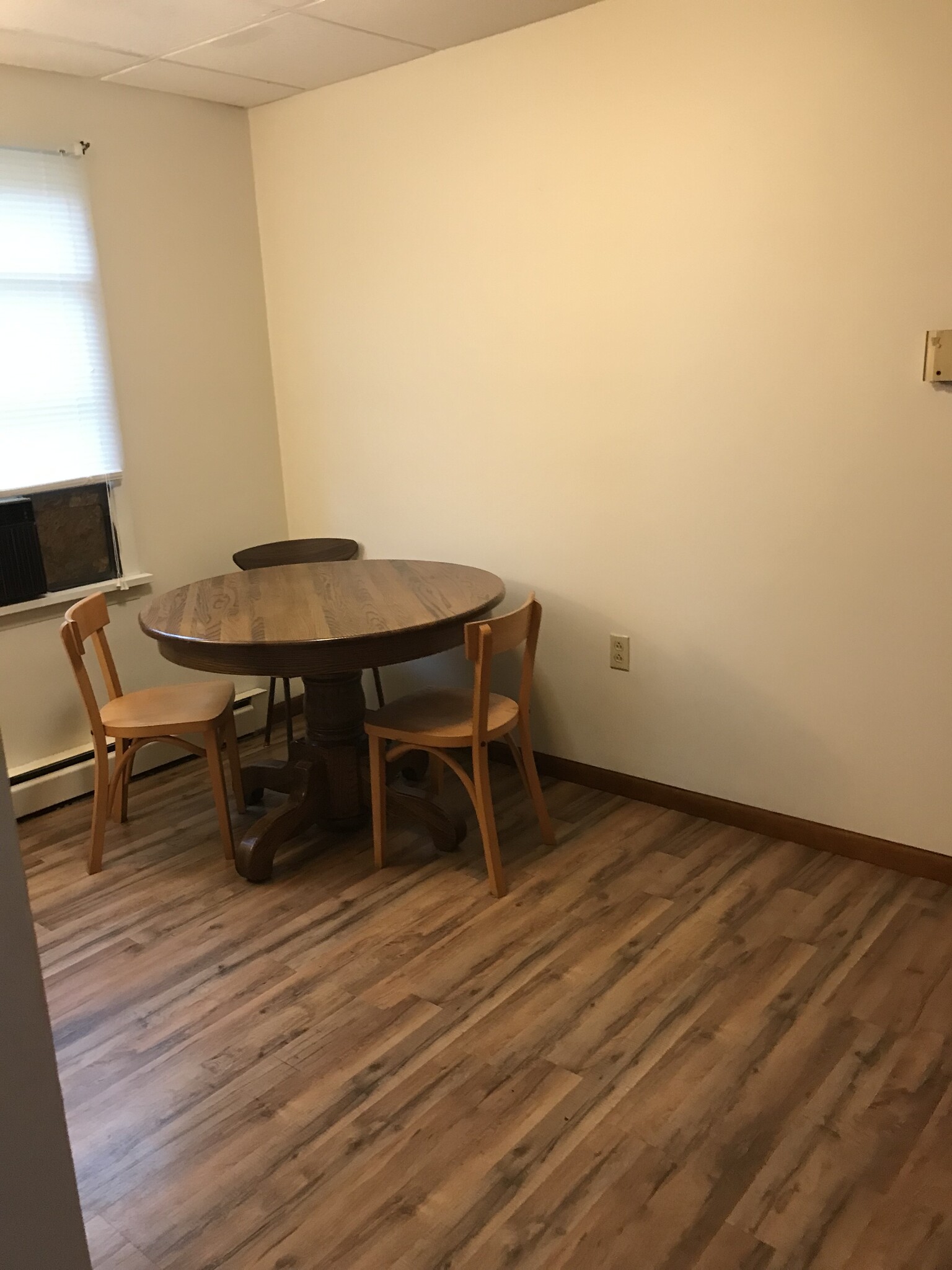 dining area - 2914 Fernwood Ave