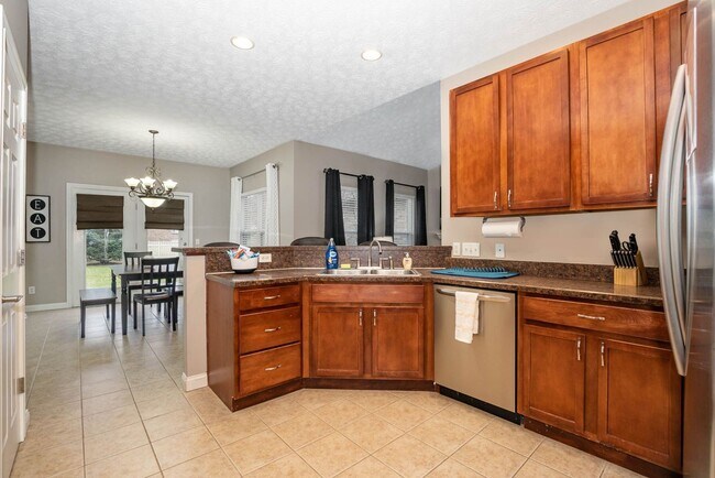 Building Photo - New! Large home in Great suburban neighborhood.