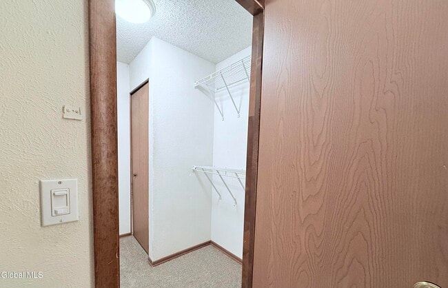 Building Photo - 208 Yorktown Dr