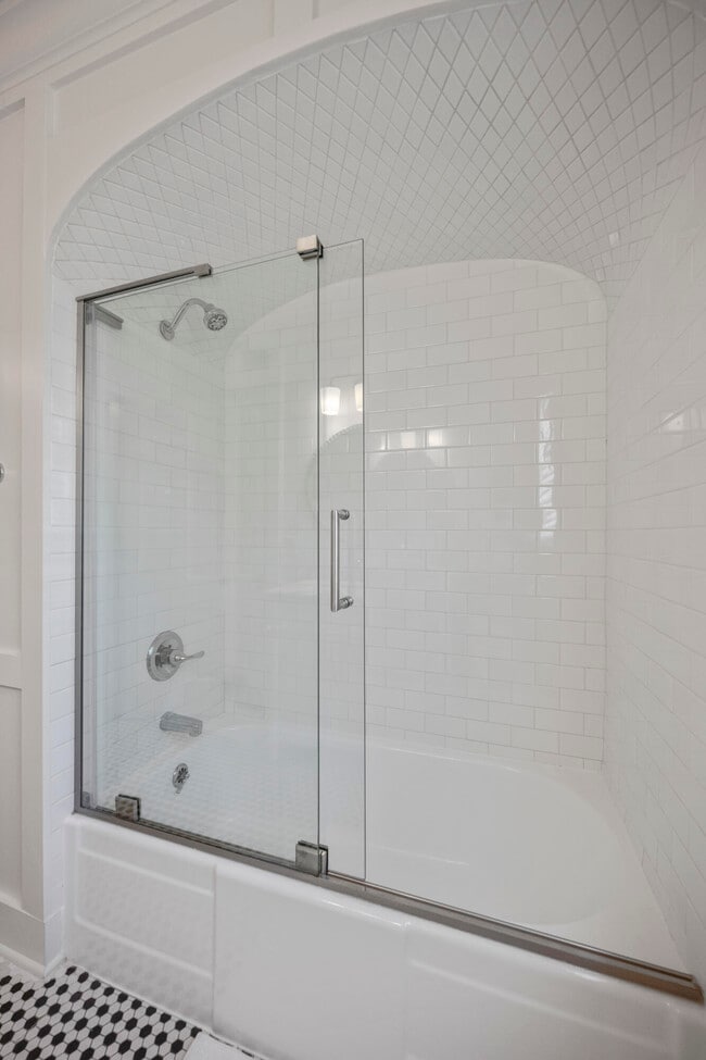 Building Photo - 1411 Fontaine Rd