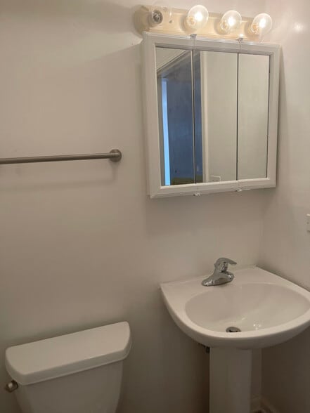 Building Photo - 2312 N Nagle Ave