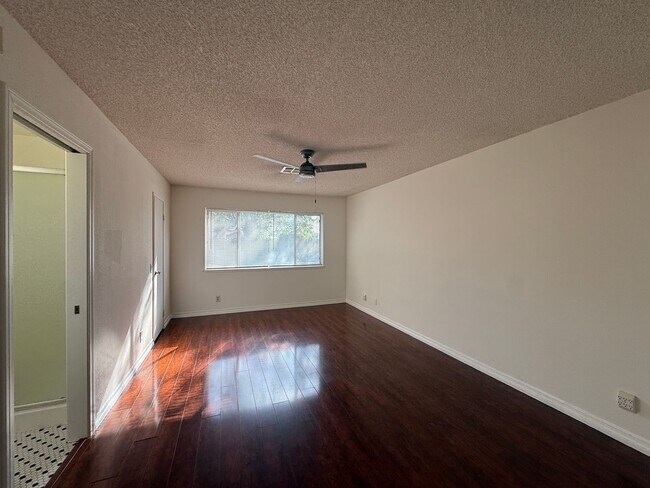 Building Photo - 43060 Larwood St